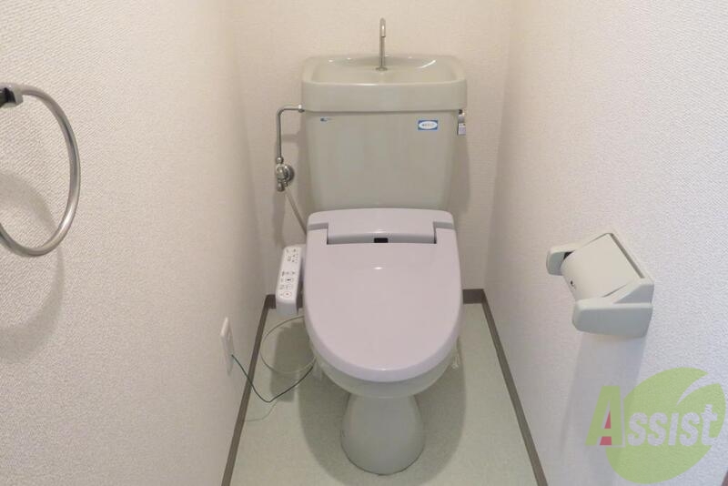 トイレ　トイレにはウォッシュレットが付いていますー。便利ですよねー。
