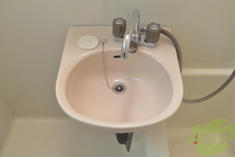 洗面設備　浴槽と洗面を一遍に洗うことができるので便利ですよねー。