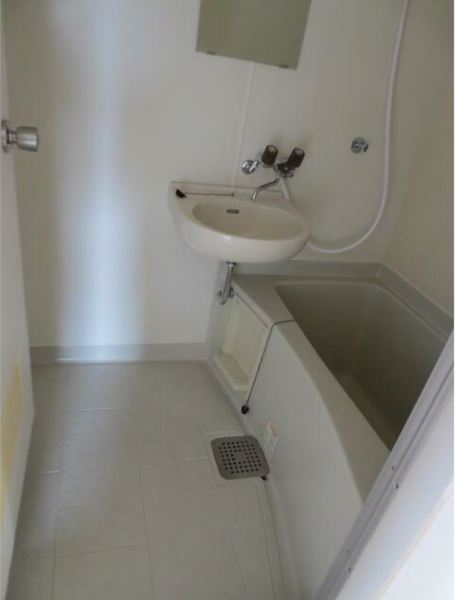 バス・シャワールーム　※別部屋参考写真