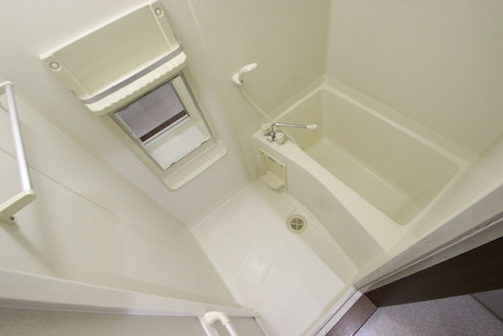 バス・シャワールーム　※別部屋の写真です