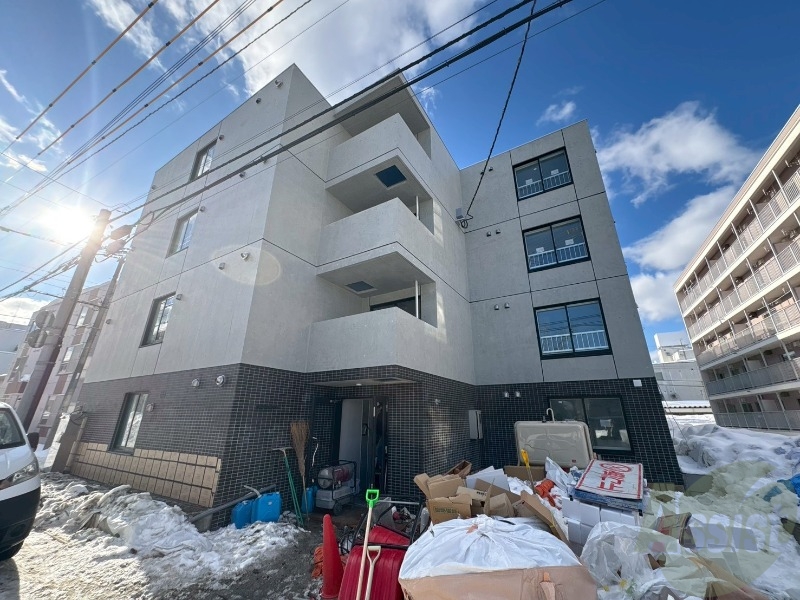 建物外観　外観予想パース　札幌市中央区北八「ＣｉｅｌＳｅｒｅｉｎ円山」