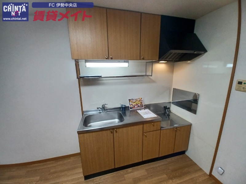 キッチン　同物件別部屋のお写真です。