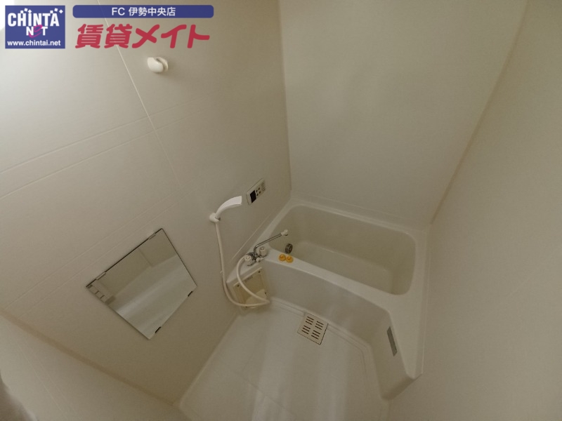 バス・シャワールーム　同物件別部屋のお写真です。