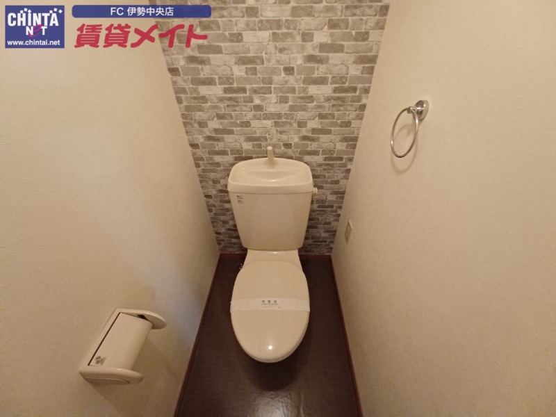 トイレ　同物件別部屋のお写真です。