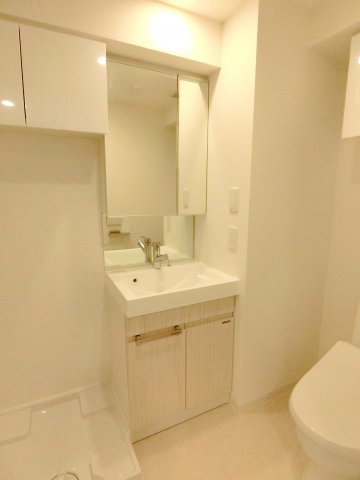 洗面設備　REALIZE蒲田III（反転タイプ）