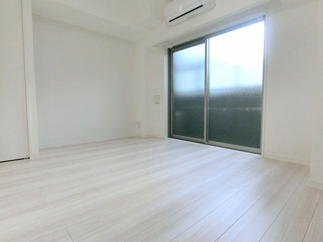 居室・リビング　REALIZE蒲田III（反転タイプ）