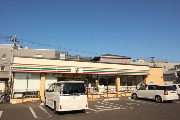 コンビニ　セブンイレブン仙台泉中央２丁目店（コンビニ）まで400m