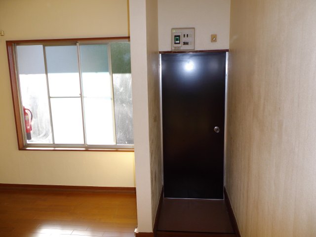 玄関　日当たり良いです