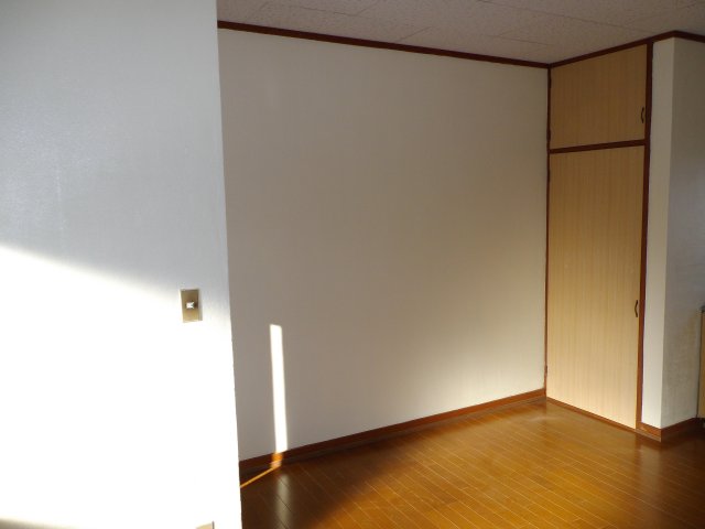 収納　アイボリーを基調とした室内、リモートワークもいけます！