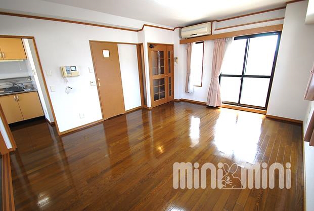 居室・リビング　カーテン無