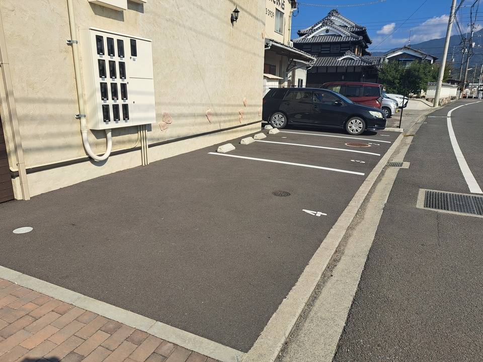 駐車場　駐車場