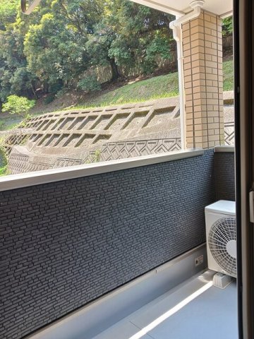 バルコニー　開放的で明るい空間を演出してくれるバルコニーです