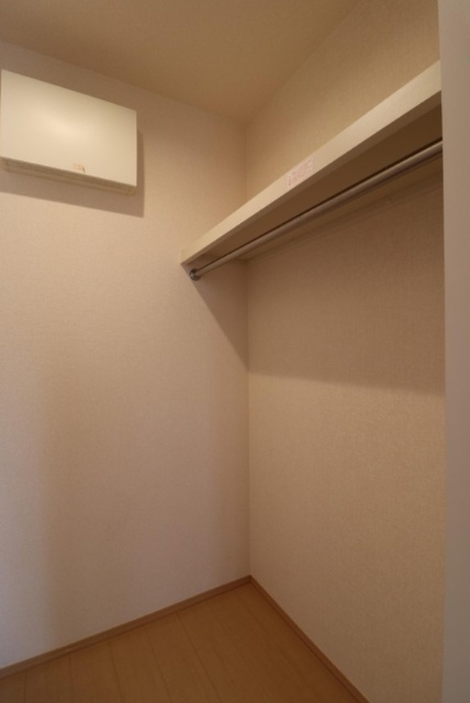 収納　他室写真のため参考まで