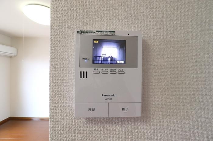 セキュリティ　モニター付きインターホン