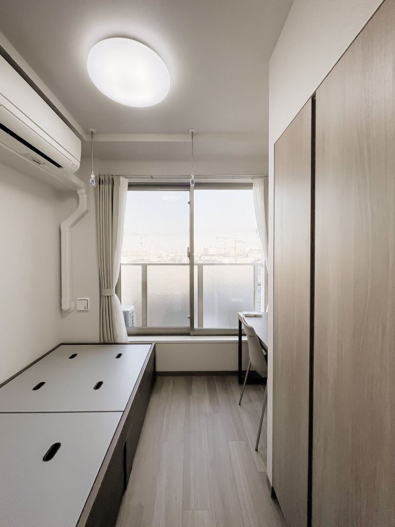 居室・リビング　家具付き