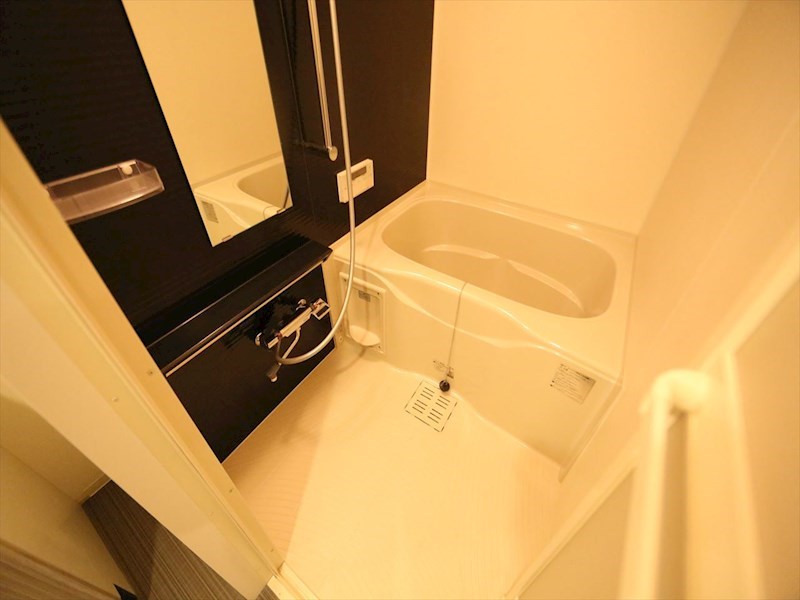 バス・シャワールーム　浴室暖房乾燥機付　追い焚き機能付お風呂　同仕様写真