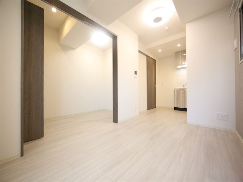 居室・リビング　ＬＤＫ9.4帖　洋室2.6帖　つなげても使えます　同仕様写真