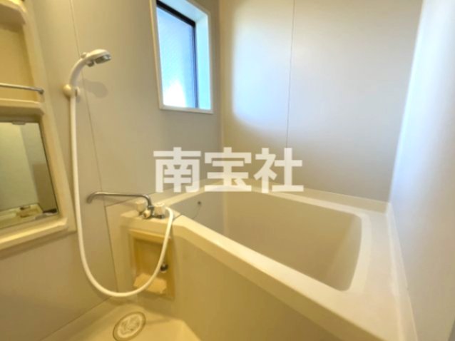 バス・シャワールーム　ゆったり過ごせるお風呂です