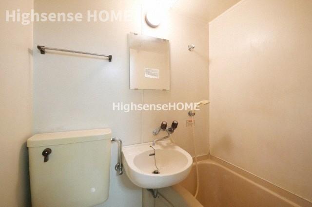 バス・シャワールーム　広い洗面スペース