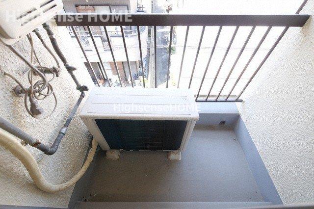 バルコニー　暖かな日差しのふりそそぐバルコニー