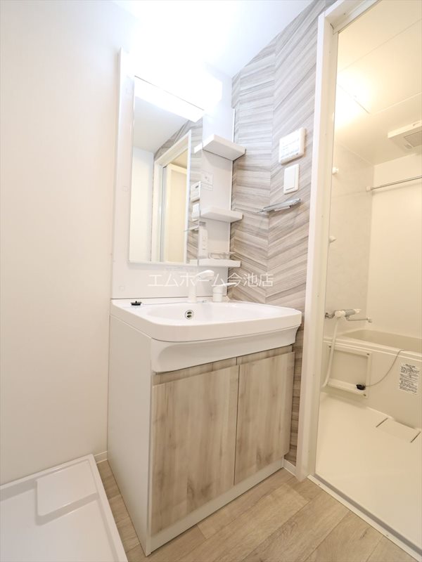 洗面設備　独立洗面台（シャンプードレッサー付）