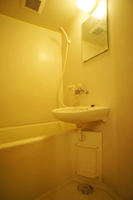 バス・シャワールーム　お風呂で日々の疲れを落としましょう