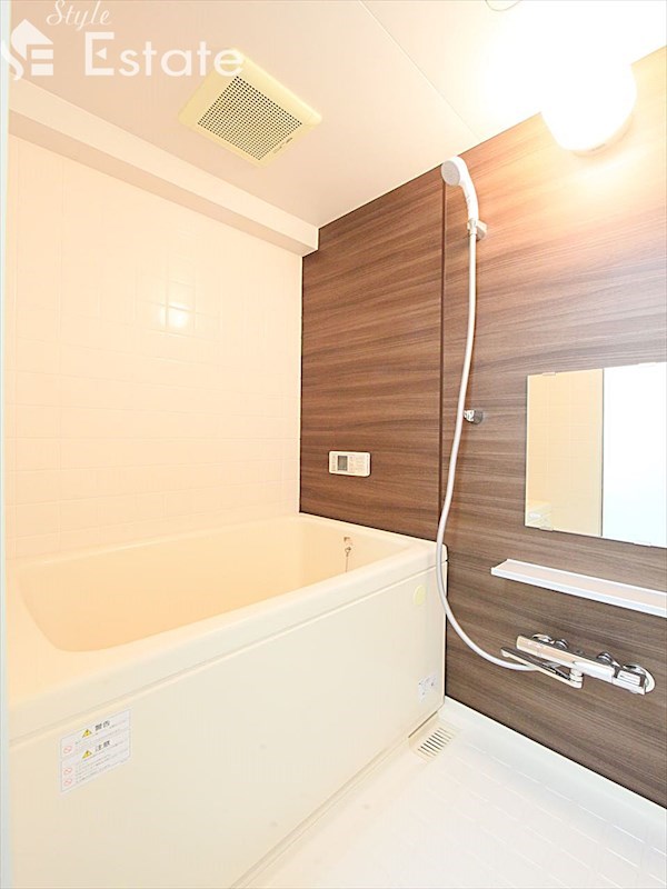 バス・シャワールーム　バスルーム