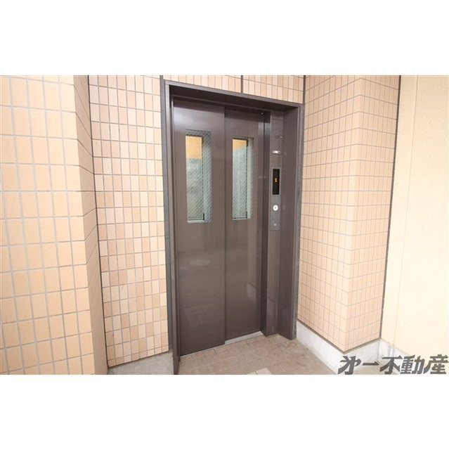 ロビー　エレベーター