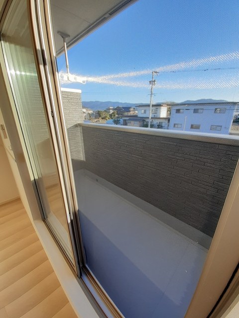 バルコニー　陽当たり良好なバルコニーです♪