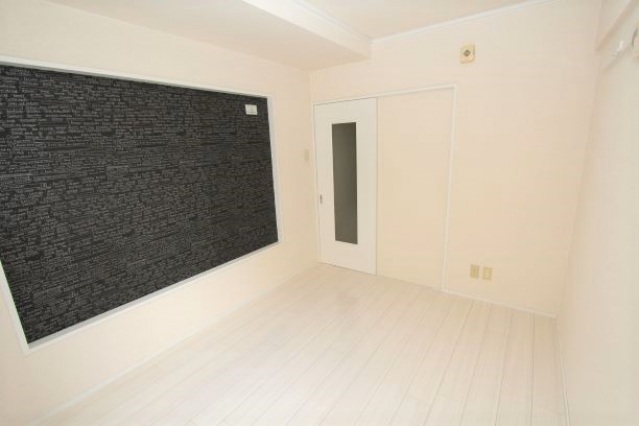 居室・リビング　コンパクトで使いやすい洋室です