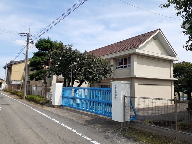 小学校　前橋市立大室小学校（小学校）まで750m
