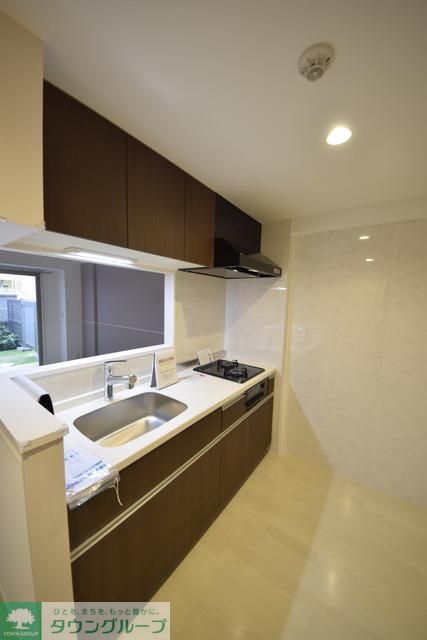 キッチン　おしゃれな２口システムキッチン