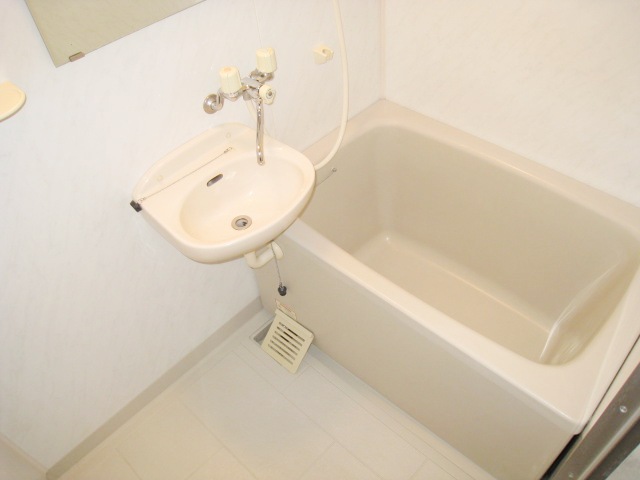 バス・シャワールーム　同物件別号室