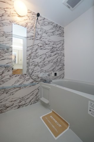 バス・シャワールーム　浴室