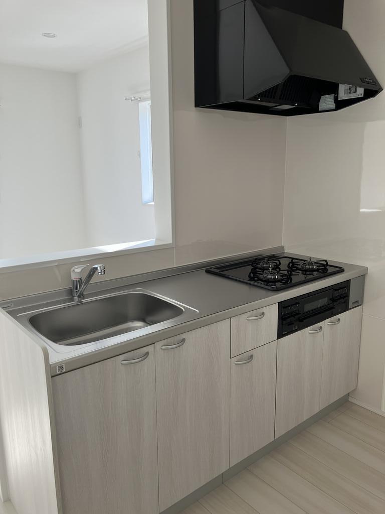 キッチン　システムキッチン（3口コンロ対応）