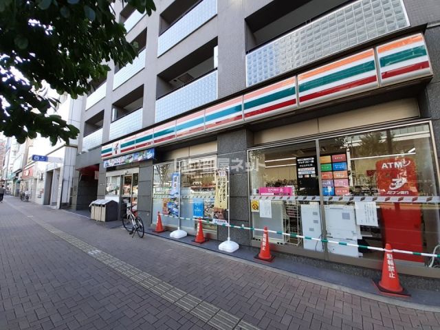 コンビニ　セブンイレブン東中野3丁目店（コンビニ）まで210m