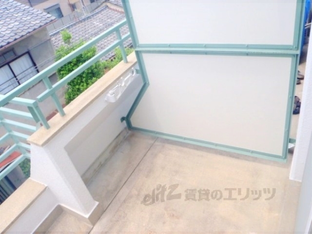 バルコニー　広くてゆとりがあるベランダです。