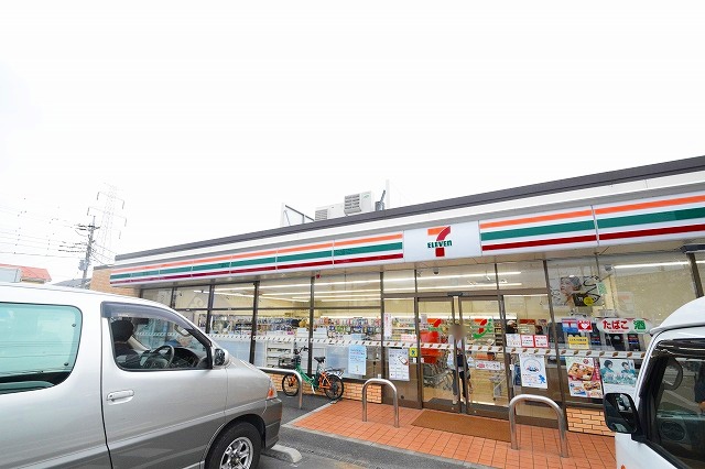 コンビニ　セブンイレブン 横浜奈良北団地店（コンビニ）まで407m