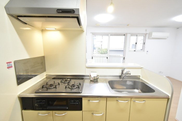 キッチン　人気の対面キッチンはガスコンロ付き！