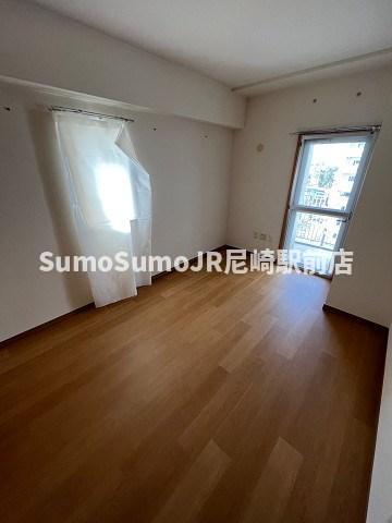 その他部屋・スペース　落ち着いて過ごせるお部屋なので、寝室にいかがでしょうか