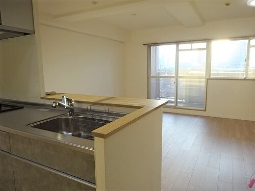 居室・リビング　ＬＤＫ約１４．４畳　※前回募集時／２０２４年７月の写真