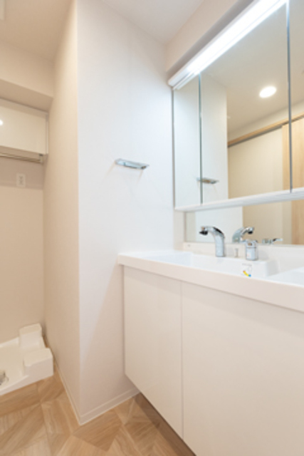 洗面設備　※写真は同タイプ住戸です。