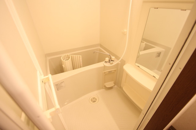 バス・シャワールーム　別部屋参考写真です