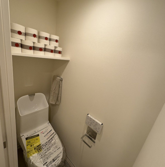 トイレ　※別部屋の参考写真です。