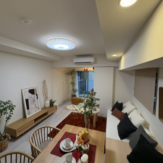 居室・リビング　※別部屋の参考写真です。