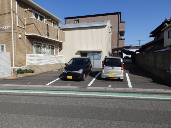 駐車場　駐車場