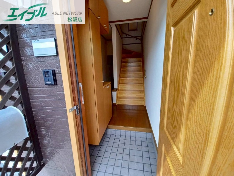 玄関　同型参考写真