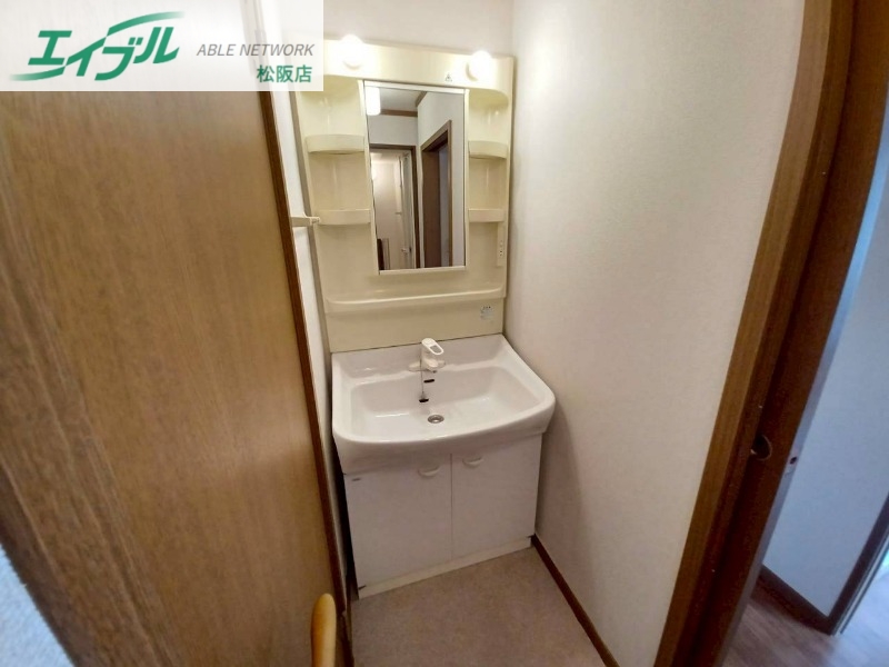 洗面設備　同型参考写真