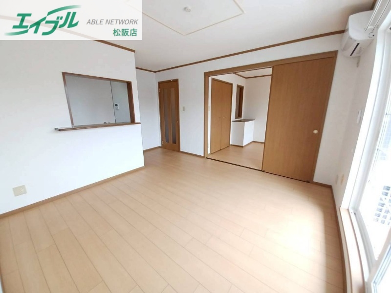 居室・リビング　同型参考写真