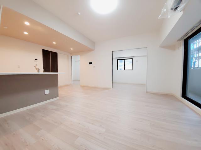 居室・リビング　＊新築につき建築中の写真